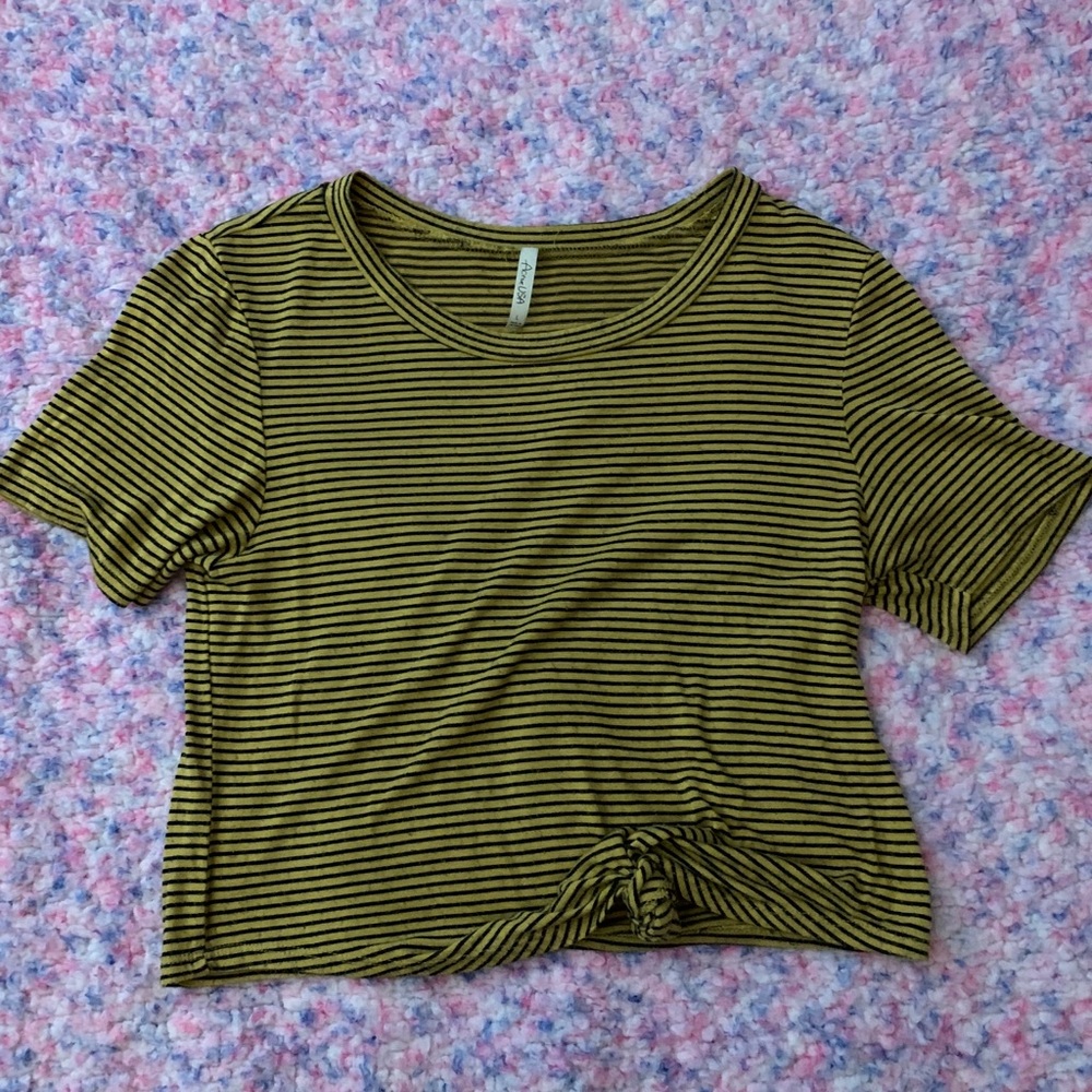 Yellow striped active usa cropped shirt
